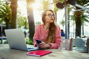 7 Career Lessons You Can Learn From The Movie “The Intern”, Johnson Service Group, Johnson Search Group, jobs, hire, dress to impress, right, wrong, JSG, career goals, career advice