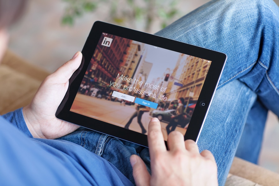 3 Simple Steps To Getting Hired Through Linkedin, Johnson Service Group, Johnson Search Group, jobs, hire, LinkedIn, professional life, social media, update, settings, active, skills, endorsements, connections